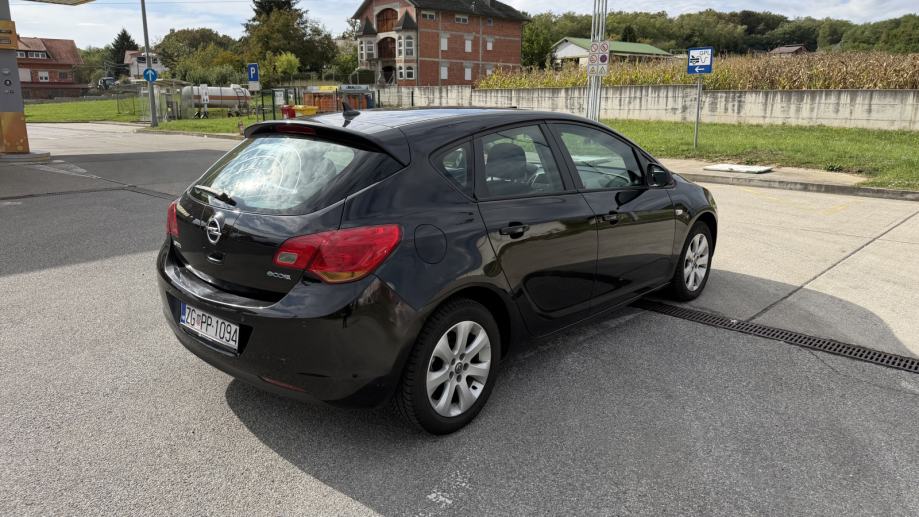 Opel Astra 1,3 CDTI, fotografija 6