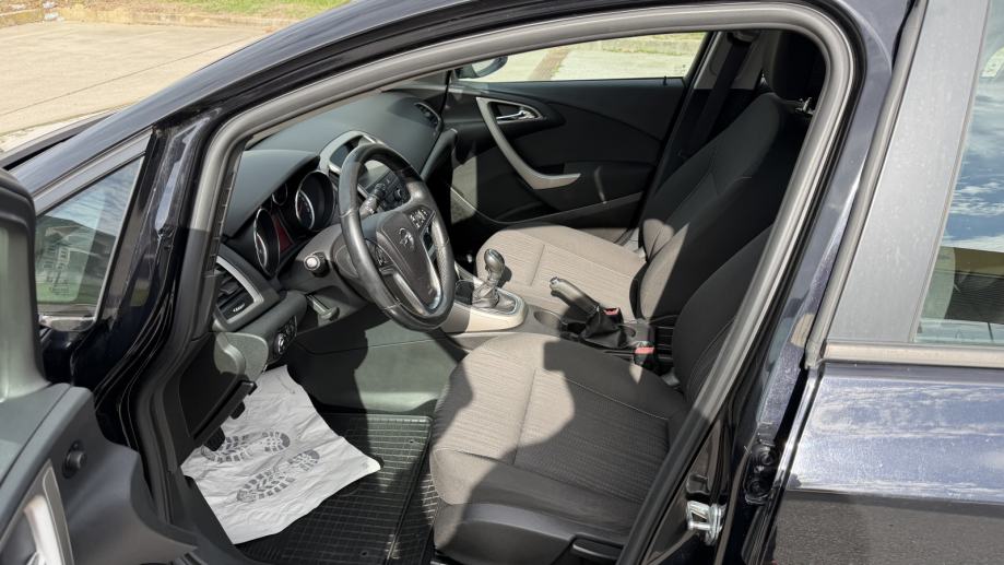 Opel Astra 1,3 CDTI, fotografija 9