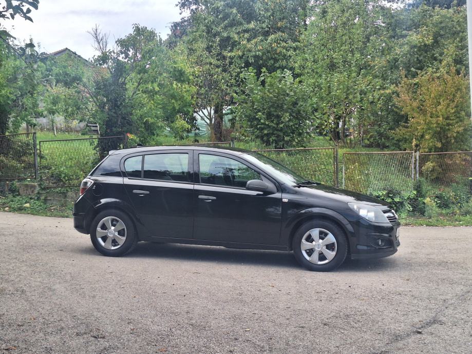 Opel Astra 1,4 16V,, 102 tkm hr auto, fotografija 5