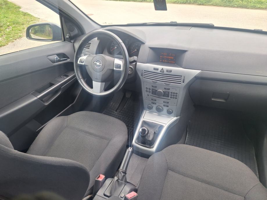 Opel Astra 1,4 16V,, 102 tkm hr auto, fotografija 9