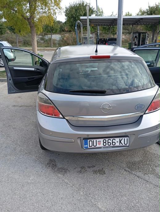 Opel Astra 1,4 16V Enjoy - CIJENA NIJE FIKSNA, fotografija 2