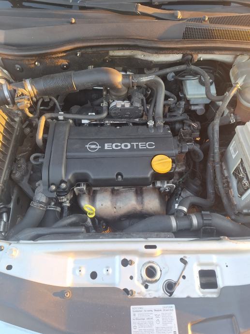 Opel Astra 1,4 16V, fotografija 10