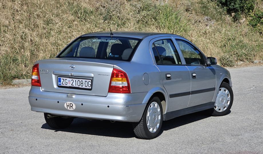 Opel Astra, 4 vrata 1400 ccm, benzinac, 66 kw, 105.000 km!!!, fotografija 3
