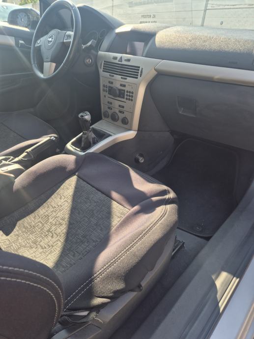 Opel Astra 1,4 16V, fotografija 6