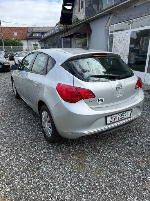 Opel Astra 1.4 ENJOY, fotografija 5