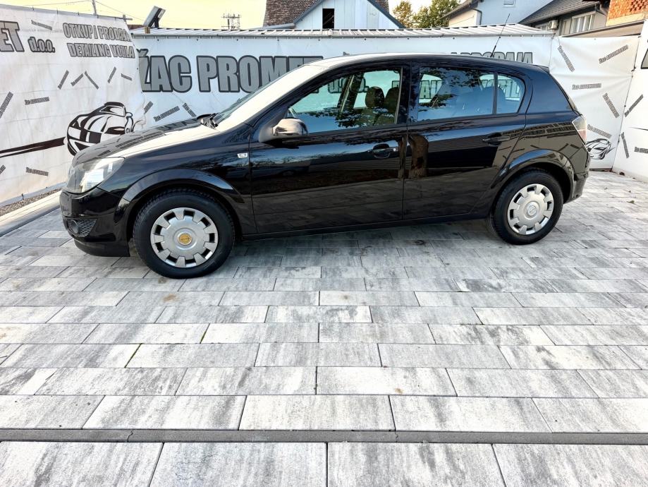 OPEL ASTRA 1,4 =HR AUTO= REG 1-GOD =SERVISNA KNJIGA= KLIMA, fotografija 2
