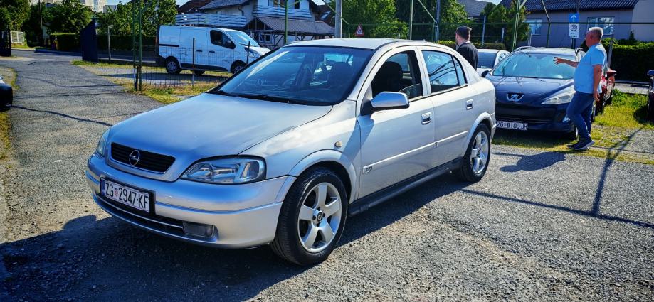 Opel Astra 1,4 ** ODLIČNO STANJE,KLIMA**, fotografija 2