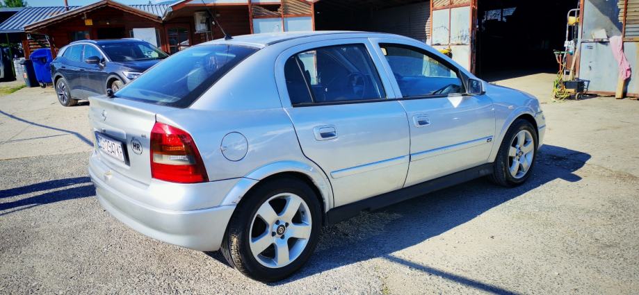 Opel Astra 1,4 ** ODLIČNO STANJE,KLIMA**, fotografija 7