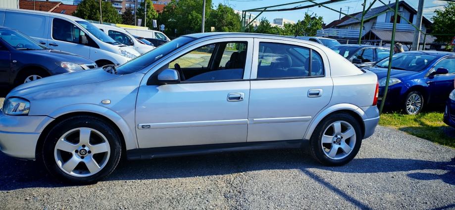 Opel Astra 1,4 ** ODLIČNO STANJE,KLIMA**, fotografija 4