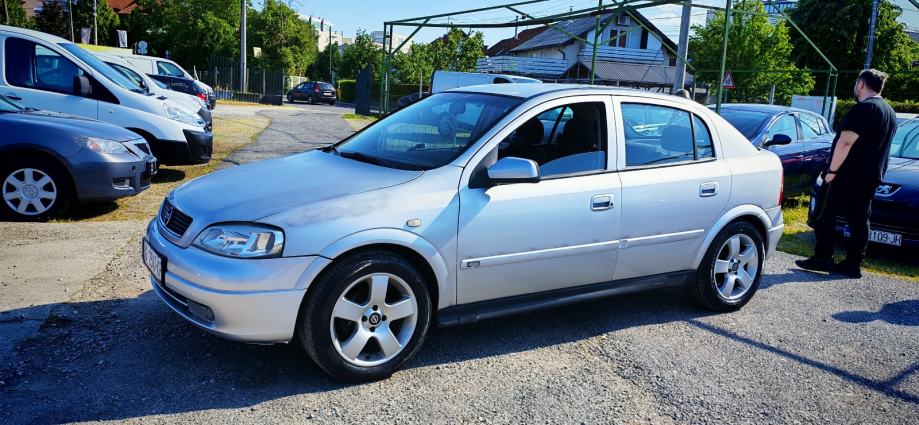 Opel Astra 1,4 ** ODLIČNO STANJE,KLIMA**, fotografija 3