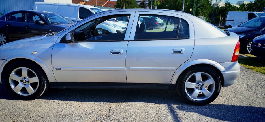 Opel Astra 1,4 ** ODLIČNO STANJE,KLIMA**, fotografija 5