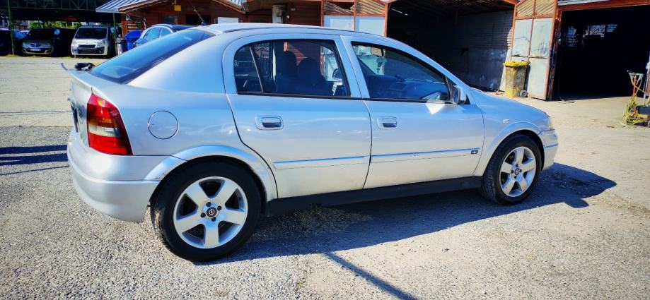 Opel Astra 1,4 ** ODLIČNO STANJE,KLIMA**, fotografija 8