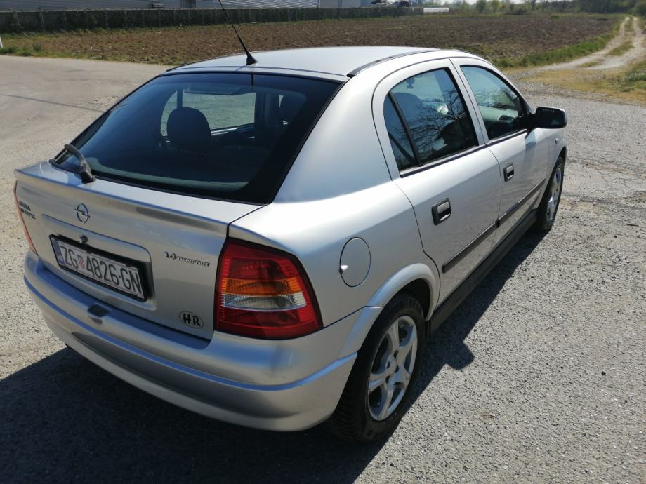Opel Astra 1,4 Twinport SAMO = 75000KM = **KLIMA**, 2008 god.