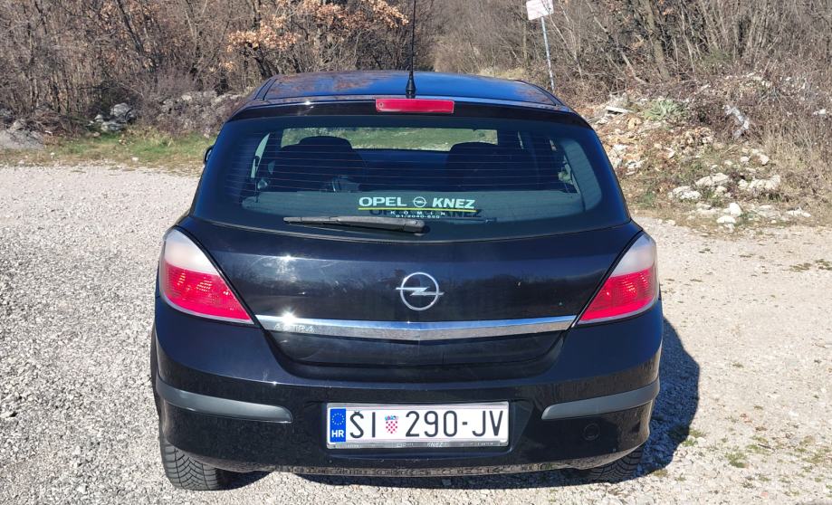 Opel Astra 1,4, reg. 08/2027, fotografija 4