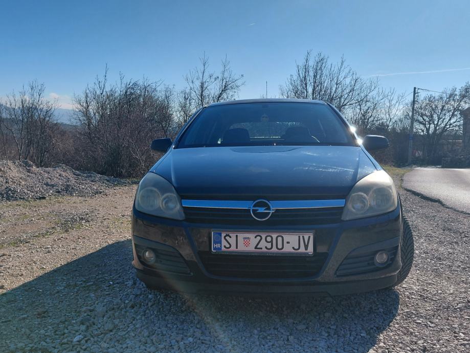 Opel Astra 1,4, reg. 08/2027, fotografija 5