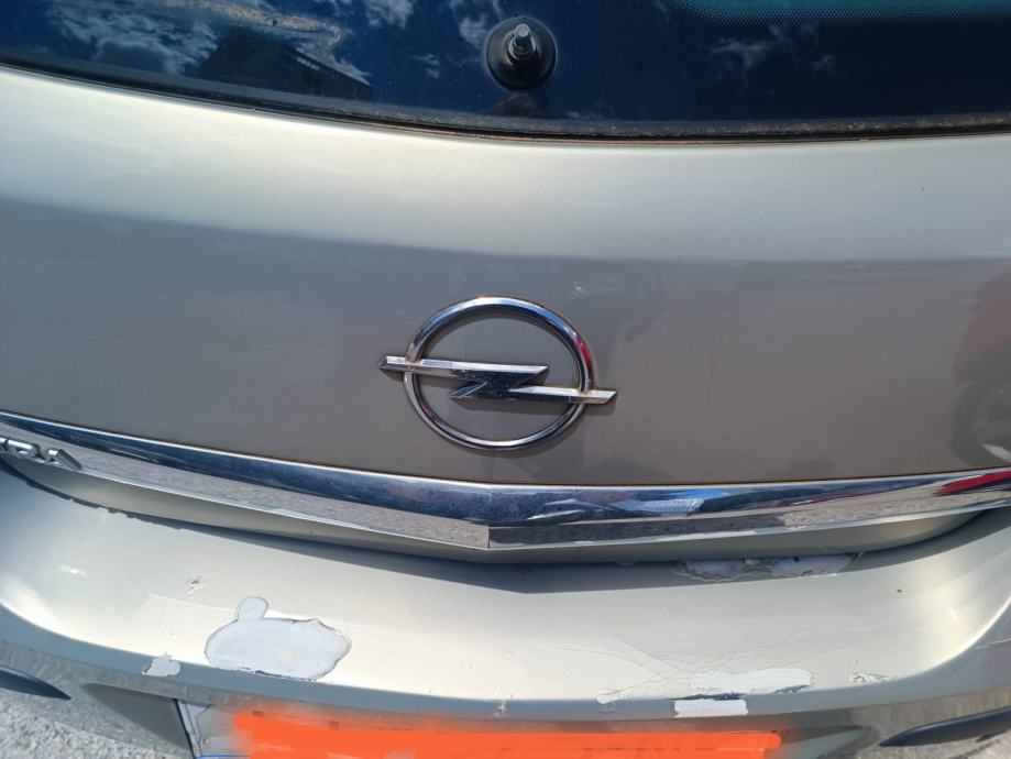 Opel Astra 1,4, fotografija 4