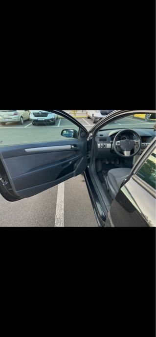 Opel Astra 1,4, fotografija 6