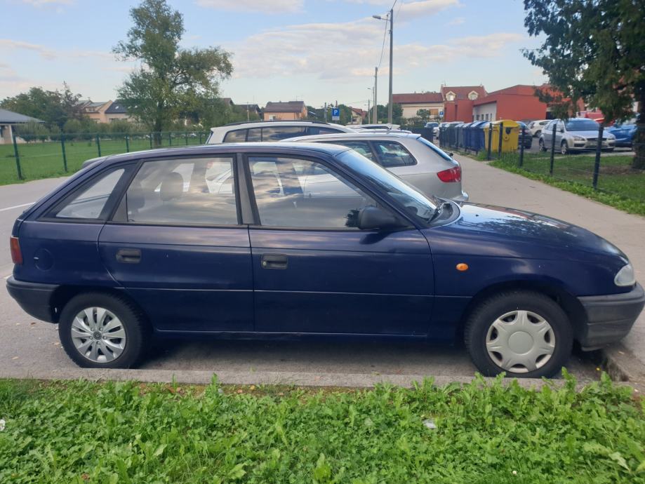 Opel Astra 1,4, fotografija 7
