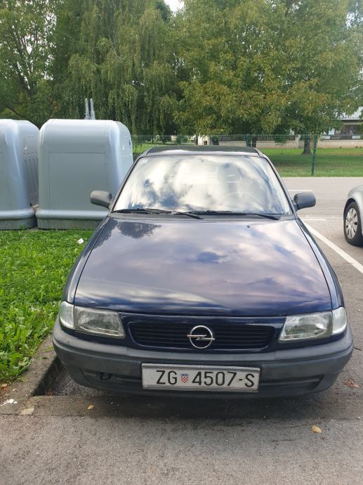 Opel Astra 1,4, fotografija 6