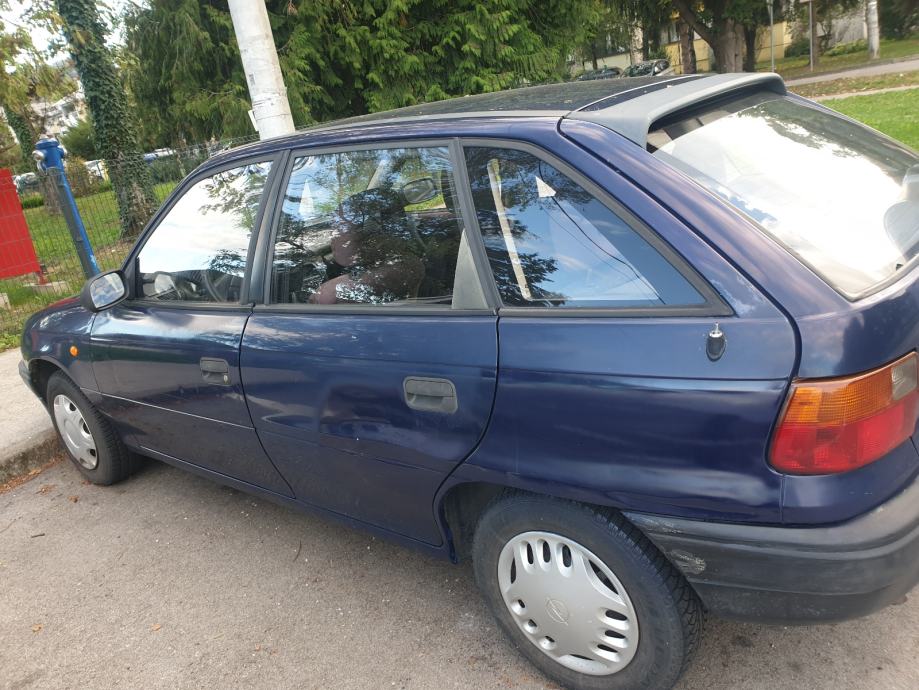 Opel Astra 1,4, fotografija 5
