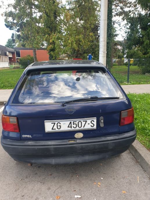 Opel Astra 1,4, fotografija 2