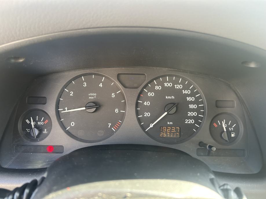 Opel Astra 1,4, fotografija 10