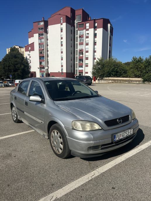 Opel Astra 1,4, fotografija 2