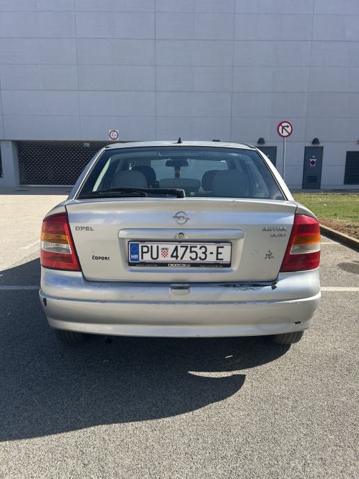 Opel Astra 1,4, fotografija 5