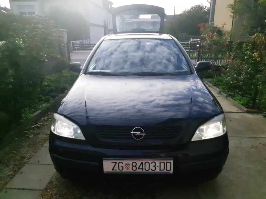 Opel Astra 1,4, fotografija 2