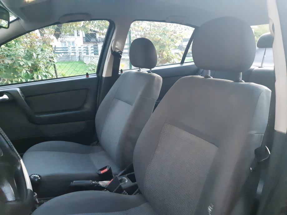 Opel Astra 1,4, fotografija 5