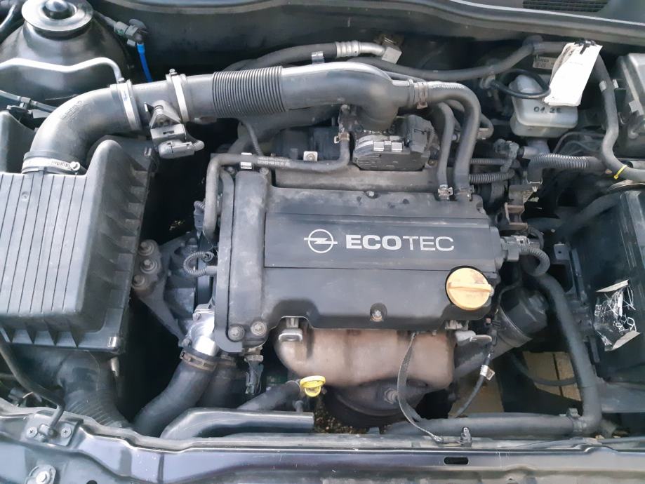 Opel Astra 1,4, fotografija 7