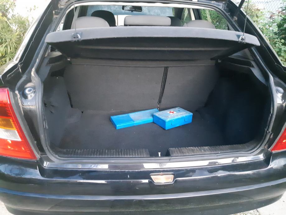 Opel Astra 1,4, fotografija 10