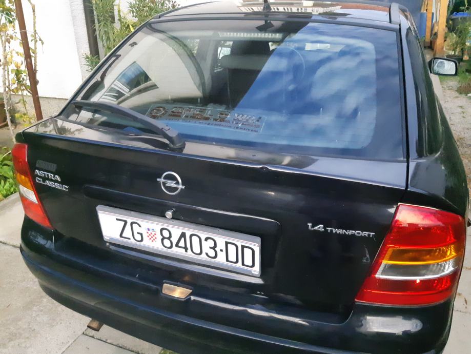 Opel Astra 1,4, fotografija 13