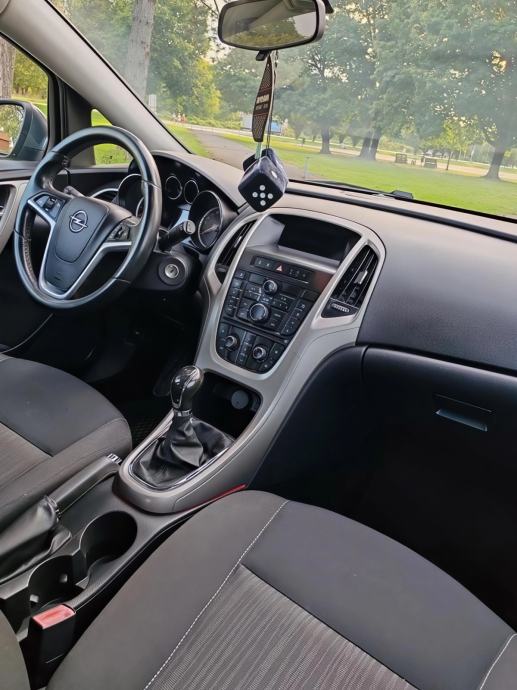 Opel Astra 1,4 Turbo, fotografija 4