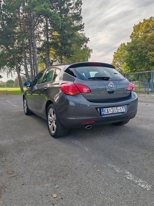 Opel Astra 1,4 Turbo, fotografija 3