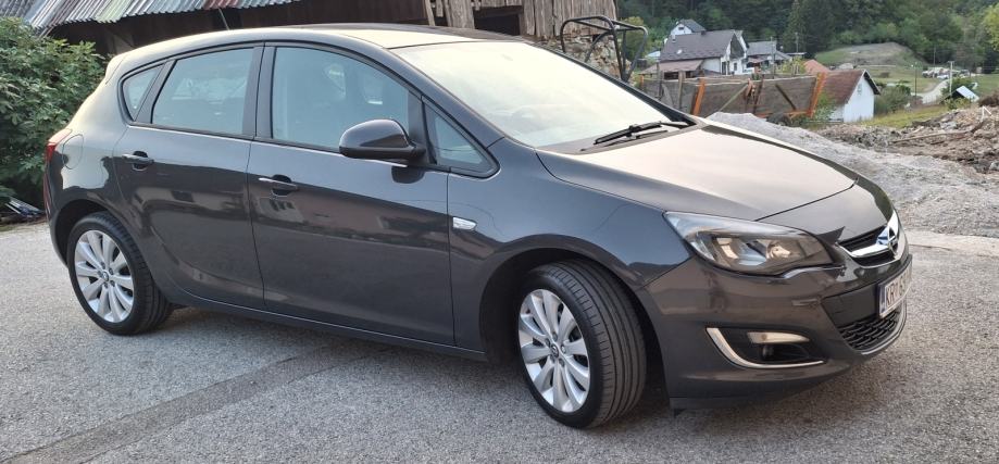 Opel Astra 1.4 turbo, fotografija 2