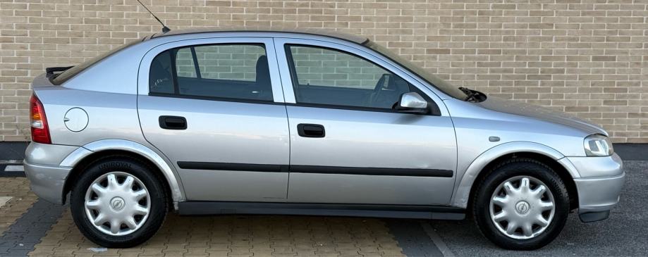 Opel Astra 1,4i•HR.AUTO•196TKM•REGISTRIRAN GODINU DANA•, fotografija 12