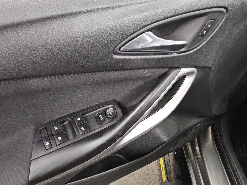 Opel Astra 1.5 D Business Edition automatik • LED, fotografija 9