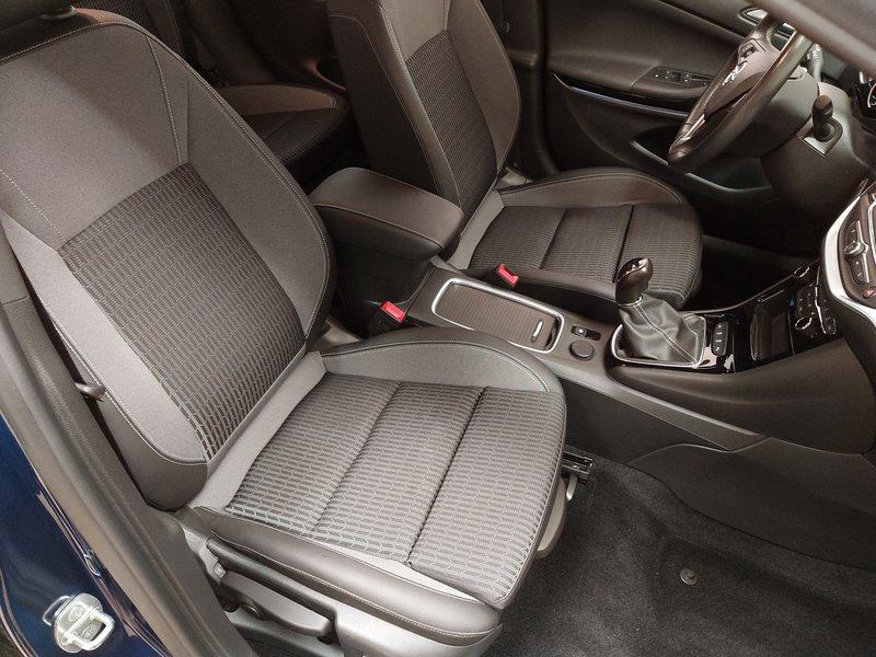 Opel Astra 1.5 D Business Elegance • Full LED, fotografija 10