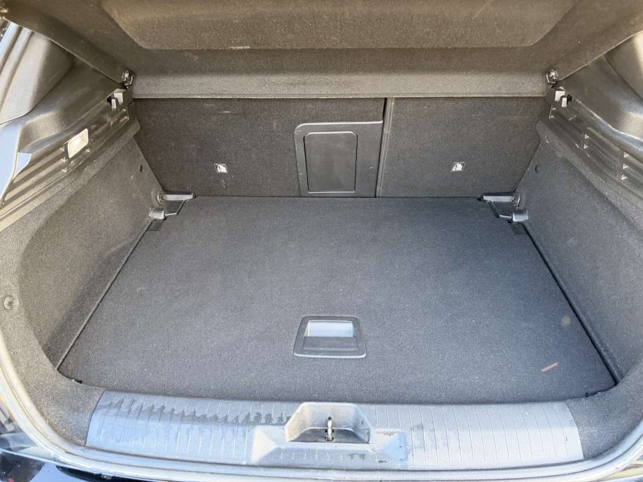 Opel Astra 1,5 D CDTI Elegance, fotografija 17