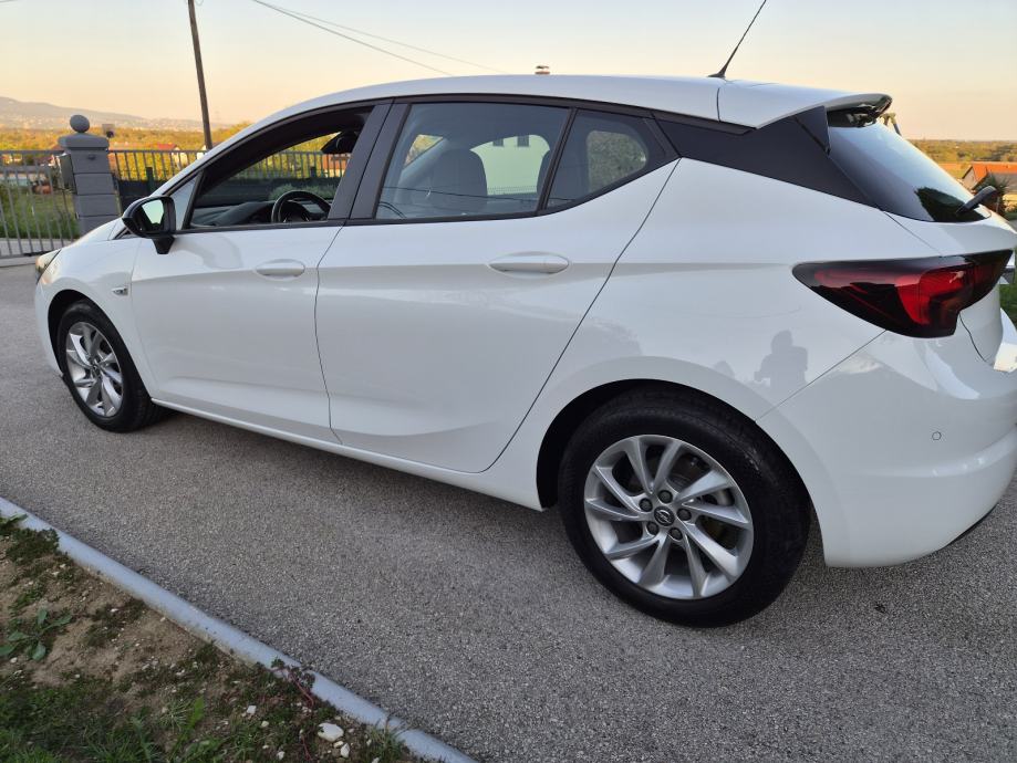 Opel Astra 1,5 D 105ks Reg.01/2027 God., fotografija 14