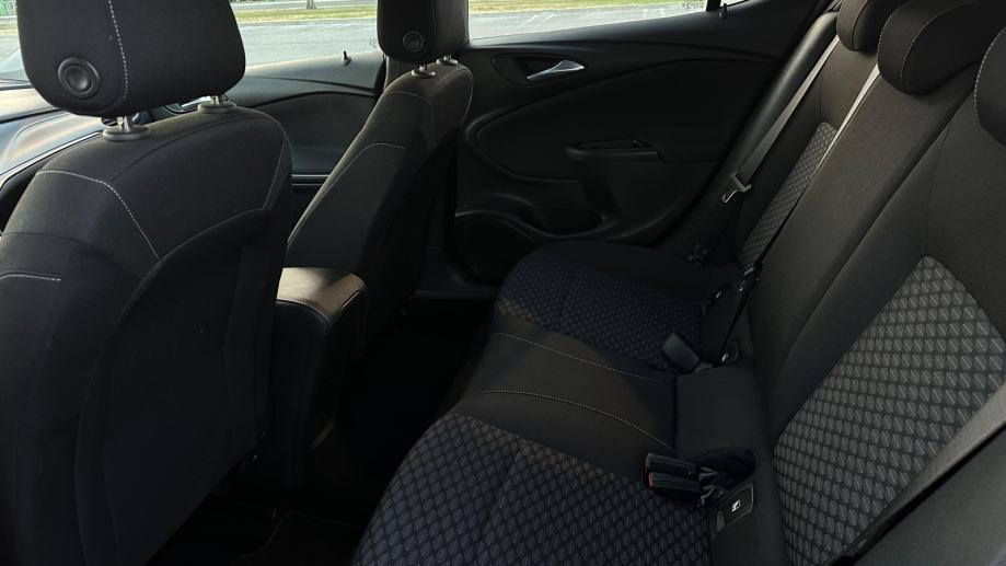 Opel Astra 1,5 D Enjoy, fotografija 3