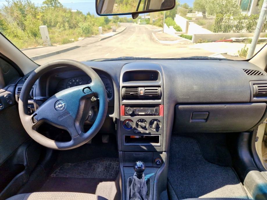 - OPEL ASTRA 1.6 / 100KS Benzinac -, fotografija 11