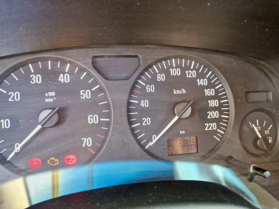 - OPEL ASTRA 1.6 / 100KS Benzinac -, fotografija 13