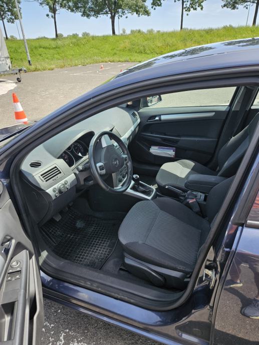 Opel Astra 1,6 16V, fotografija 12