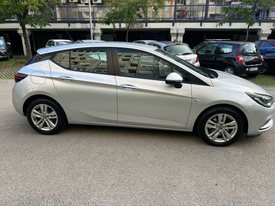 Opel Astra 1,6,Cdti*2017,god**Nije uvoz!!, fotografija 3