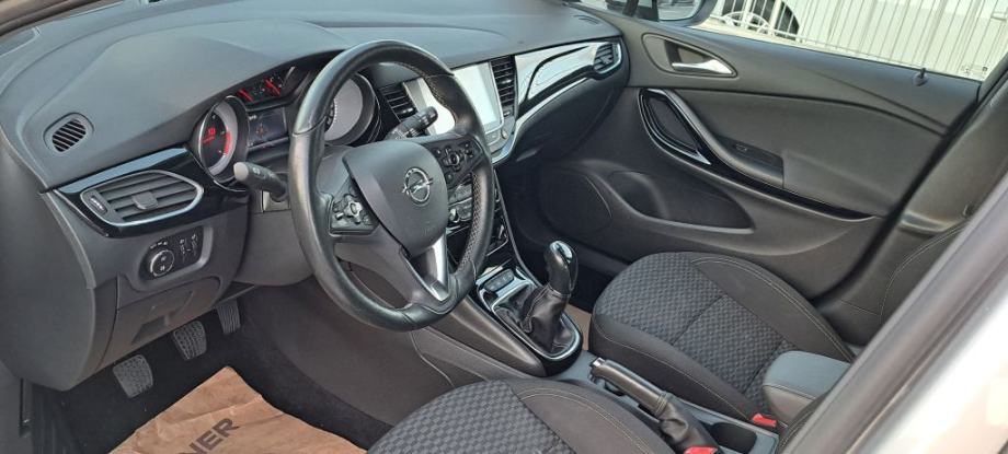 Opel Astra 1.6 CDTI Active, fotografija 11