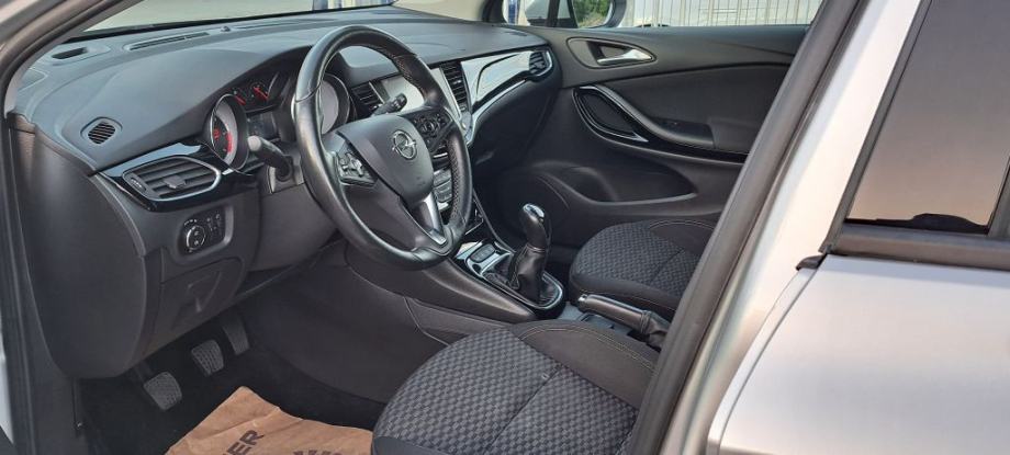 Opel Astra 1.6 CDTI Active, fotografija 15