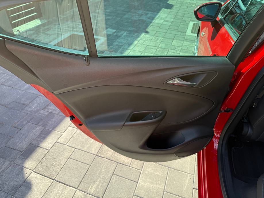 Opel Astra 1.6 CDTI Innovation – LED MATRIX / KOŽA / KAMERA, fotografija 14