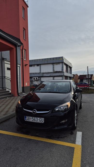 Opel Astra 1,6 CDTI, fotografija 3